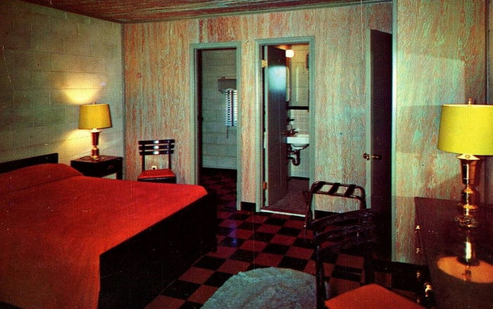 Willo-Acres Motel (Canton Inn and Suites) - Old Postcard